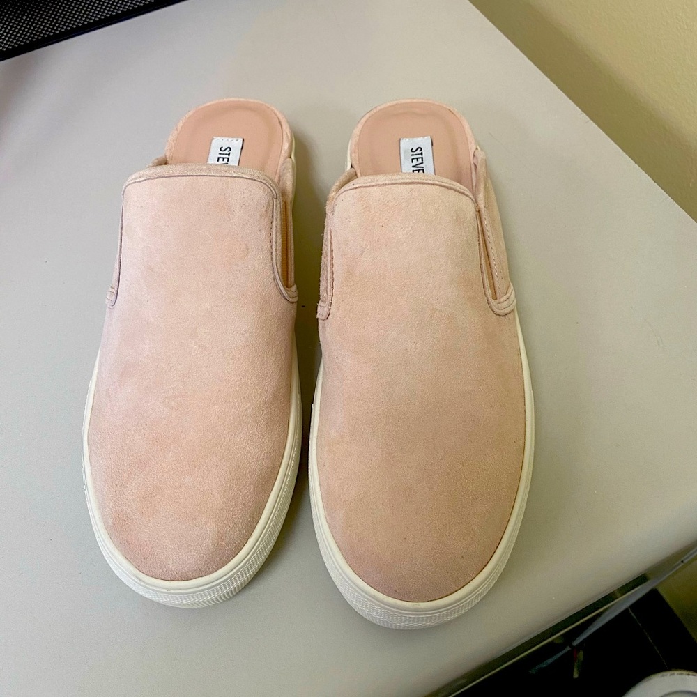 Light pink Steve Madden slip-on sneaker